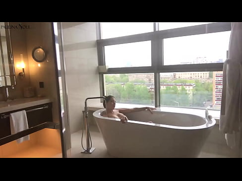 ❤️ Tremendous go'dak ehtiros bilan hammomda uning mushuk jerking ❌ Anal pornoda bizda ﹏