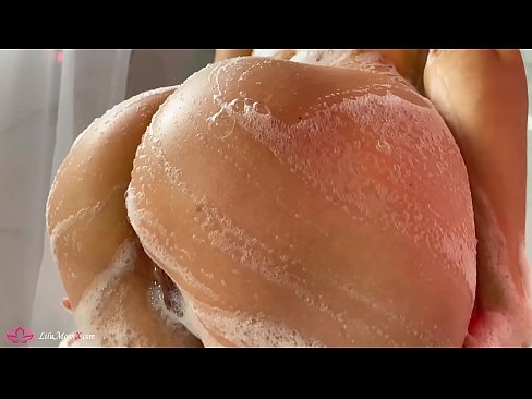 ❤️ Brunette dushda kuchli orgazm uchun vibrator bilan mushukni onanizm qiladi ❌ Anal pornoda bizda ﹏